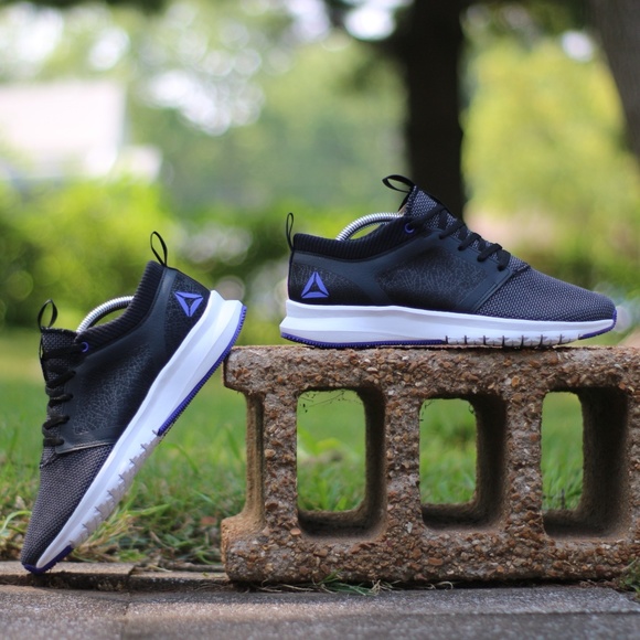 nike react running shoes